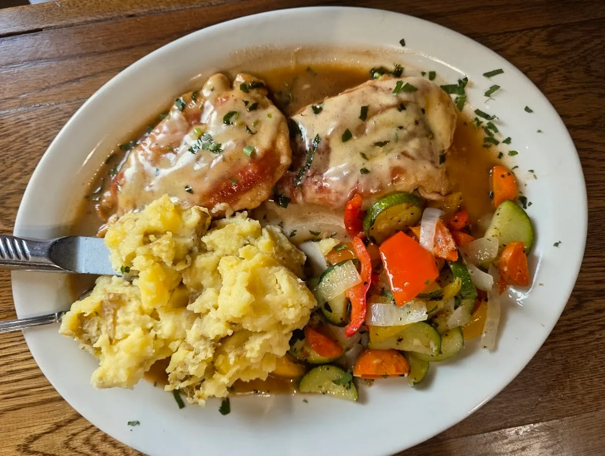 Ciao Ragazzi Restaurant & Bar