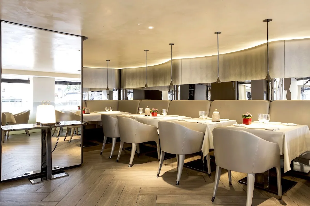 ARMANI/RISTORANTE PARIS