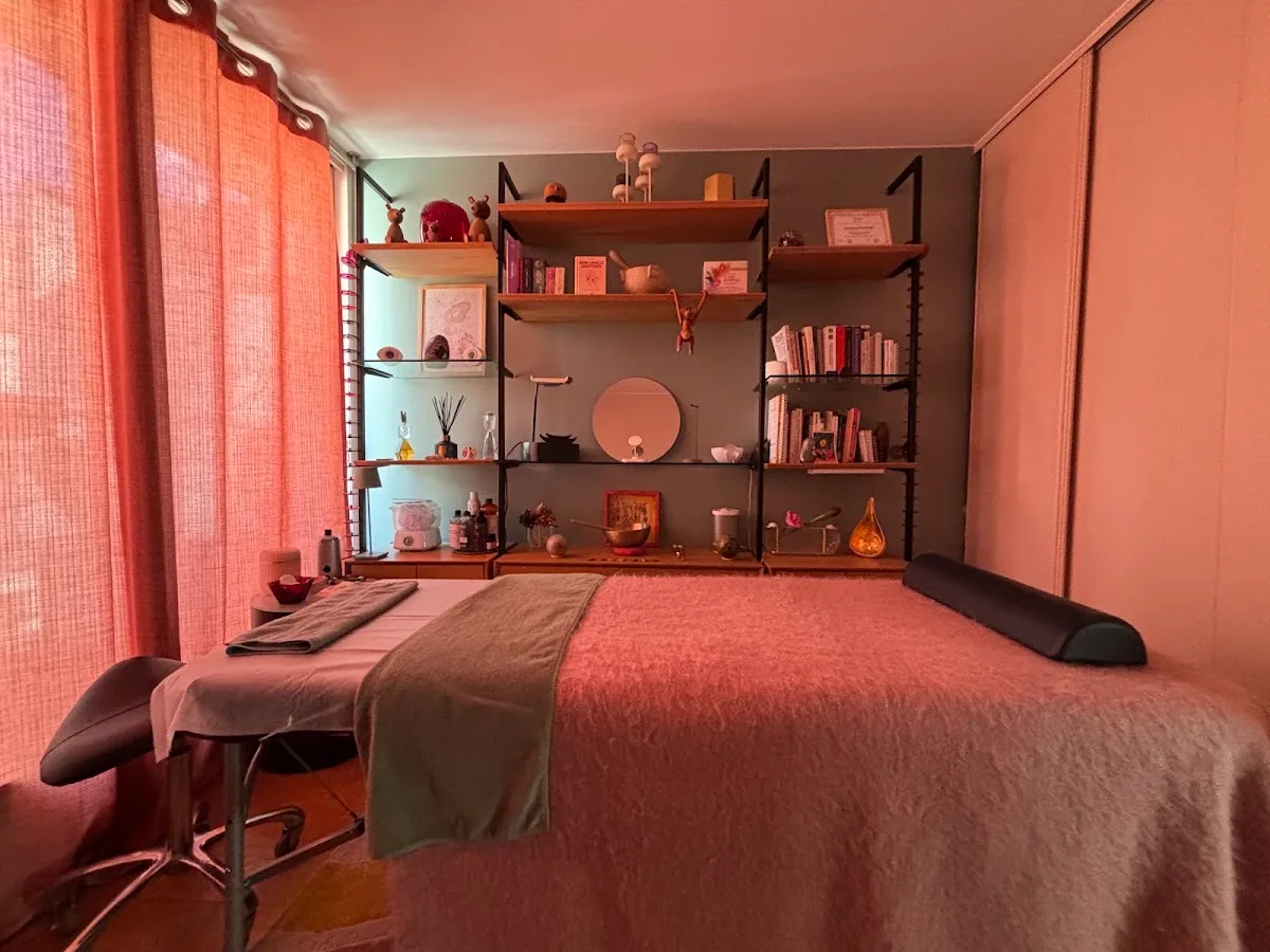 ZenMood (Massage Kobido /crânien Shirotchampi / Abhyanga / Chi Nei Tsang / LaHochi /AccessBars / Magnétisme / Géobiologie)