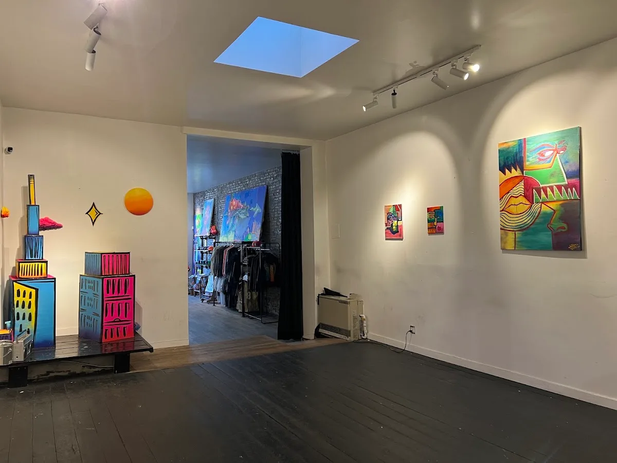 AM:PM GALLERY