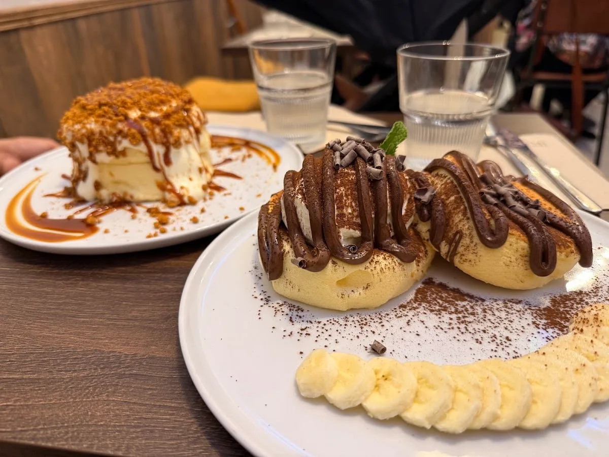 Fuji Kumo – Soufflé Pancakes & Matcha