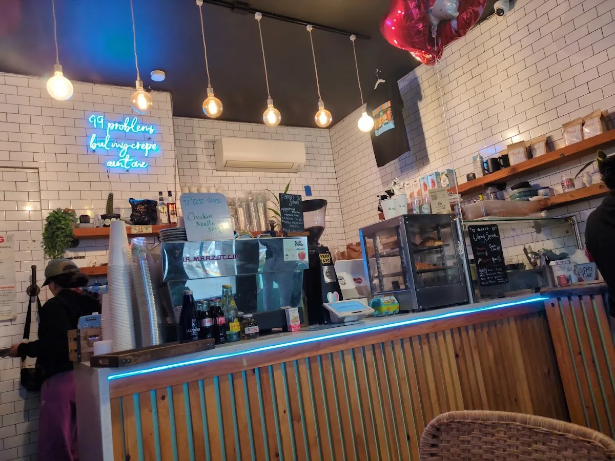 Pando’s Creperie & Cafe