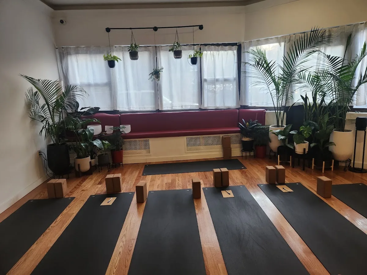 Noir Yoga