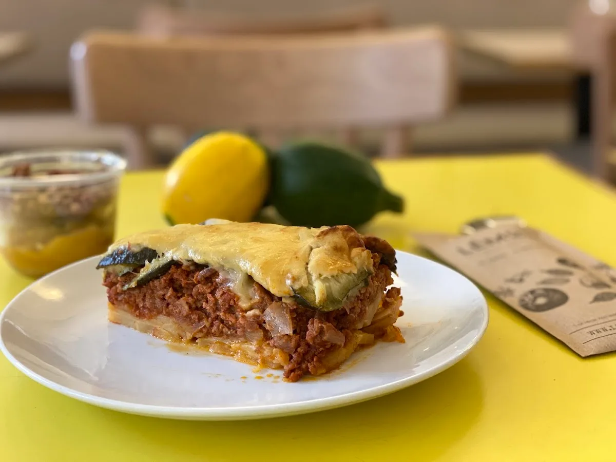 Lemoni Café