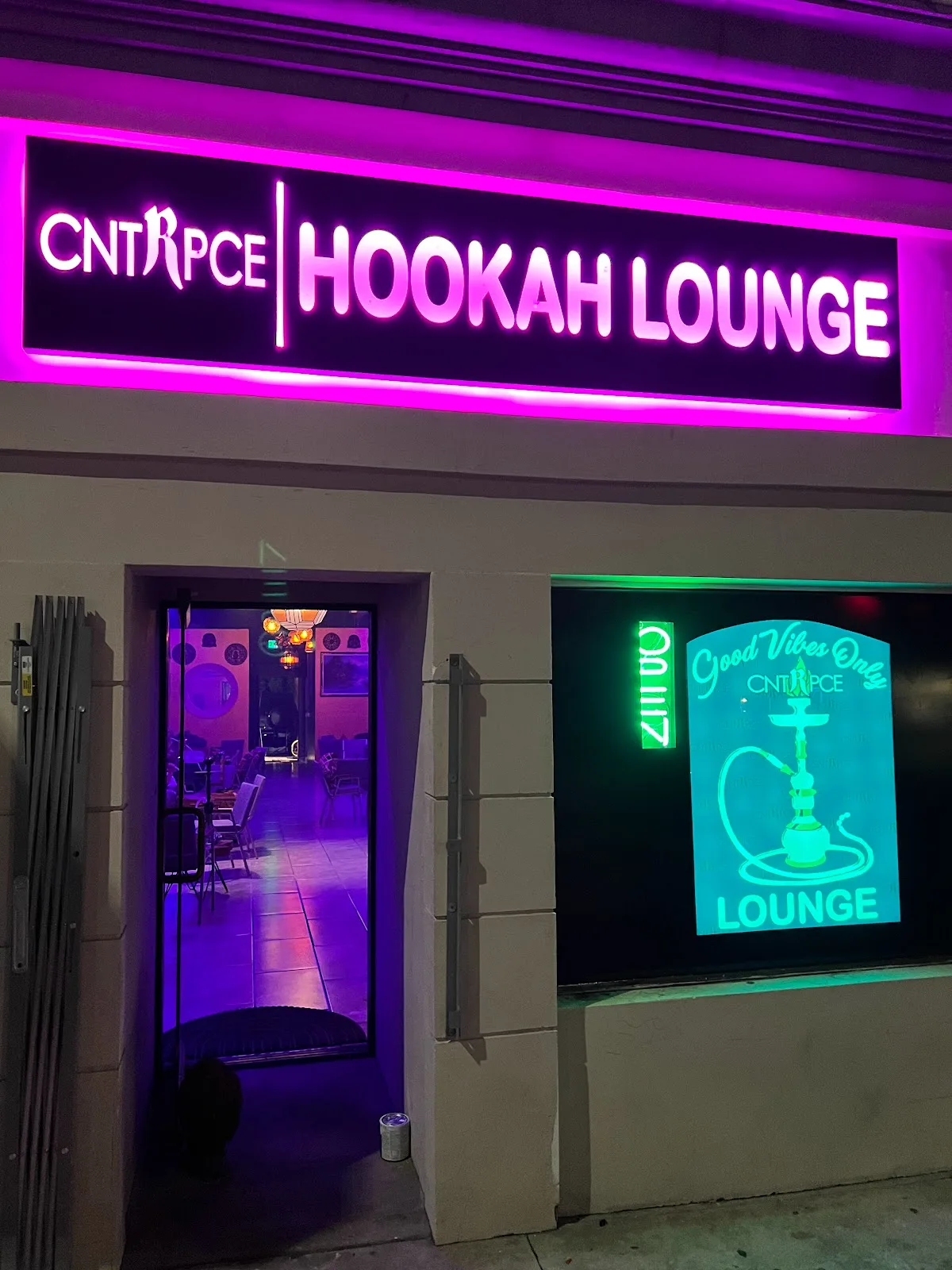 Centerpiece hookah lounge