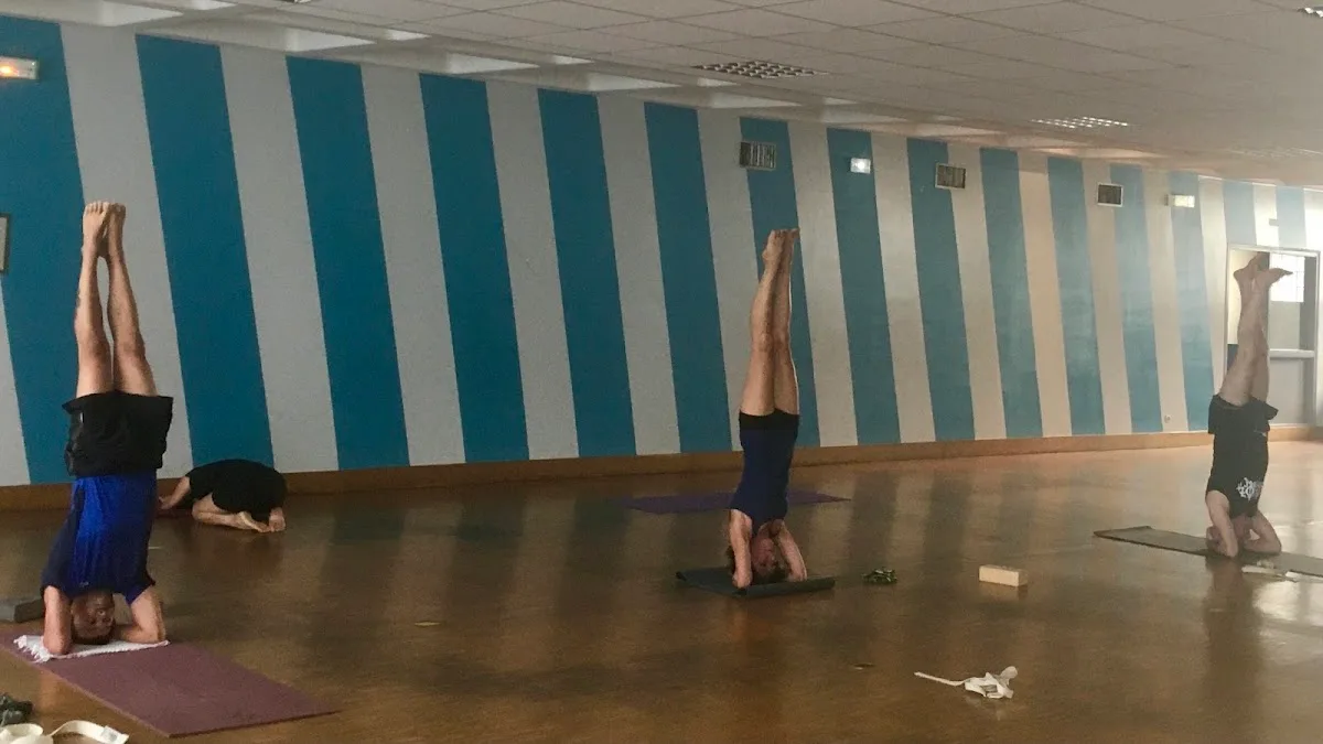 Samadhi Yogashala Yoga Iyengar Paris 18