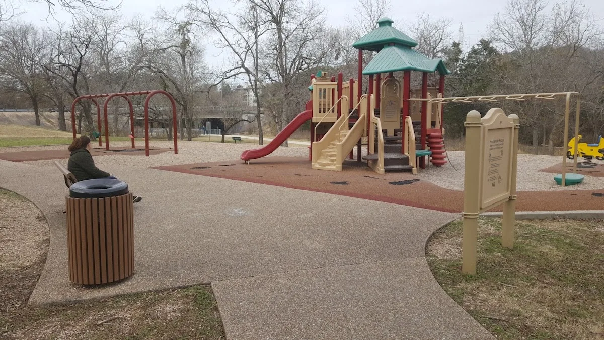 Gracywoods Neighborhood Park