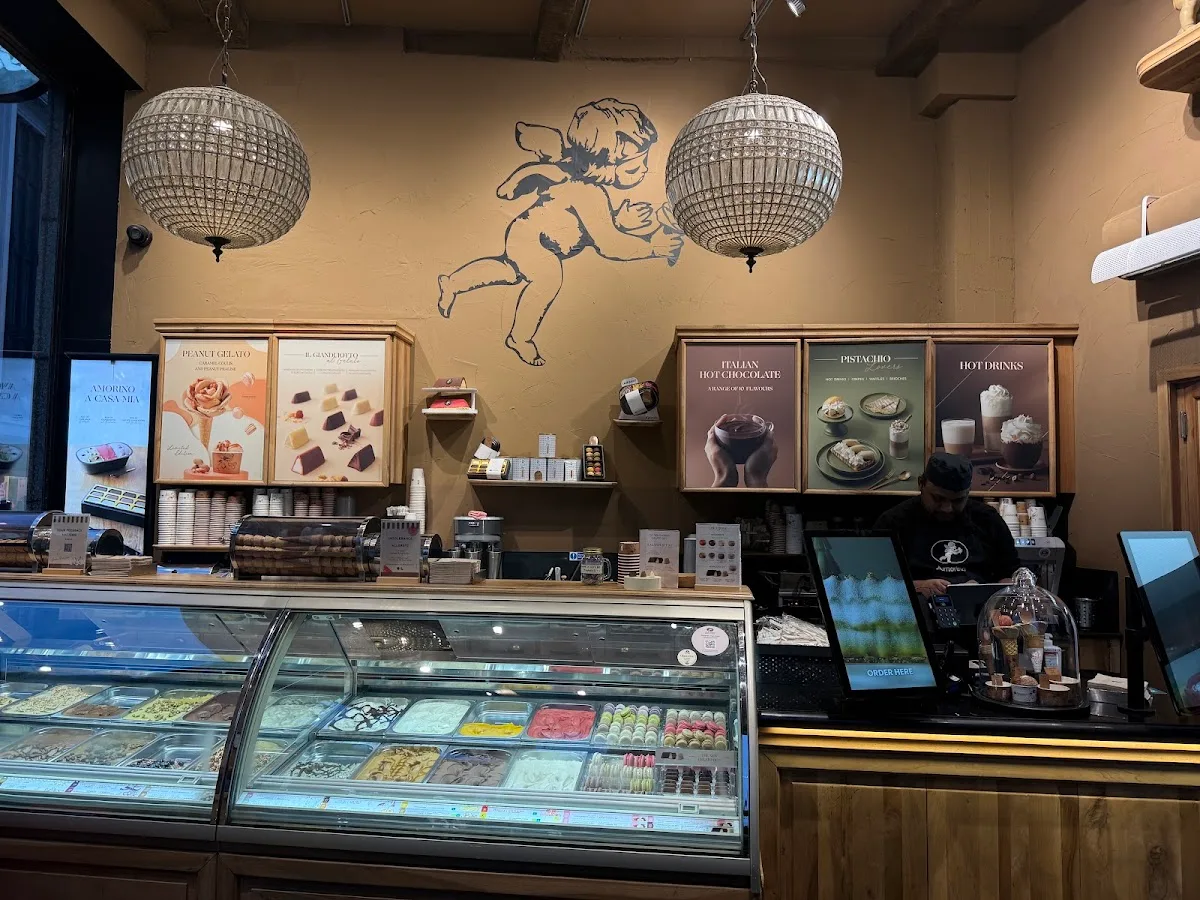 Amorino Gelato - London Kensington High Street