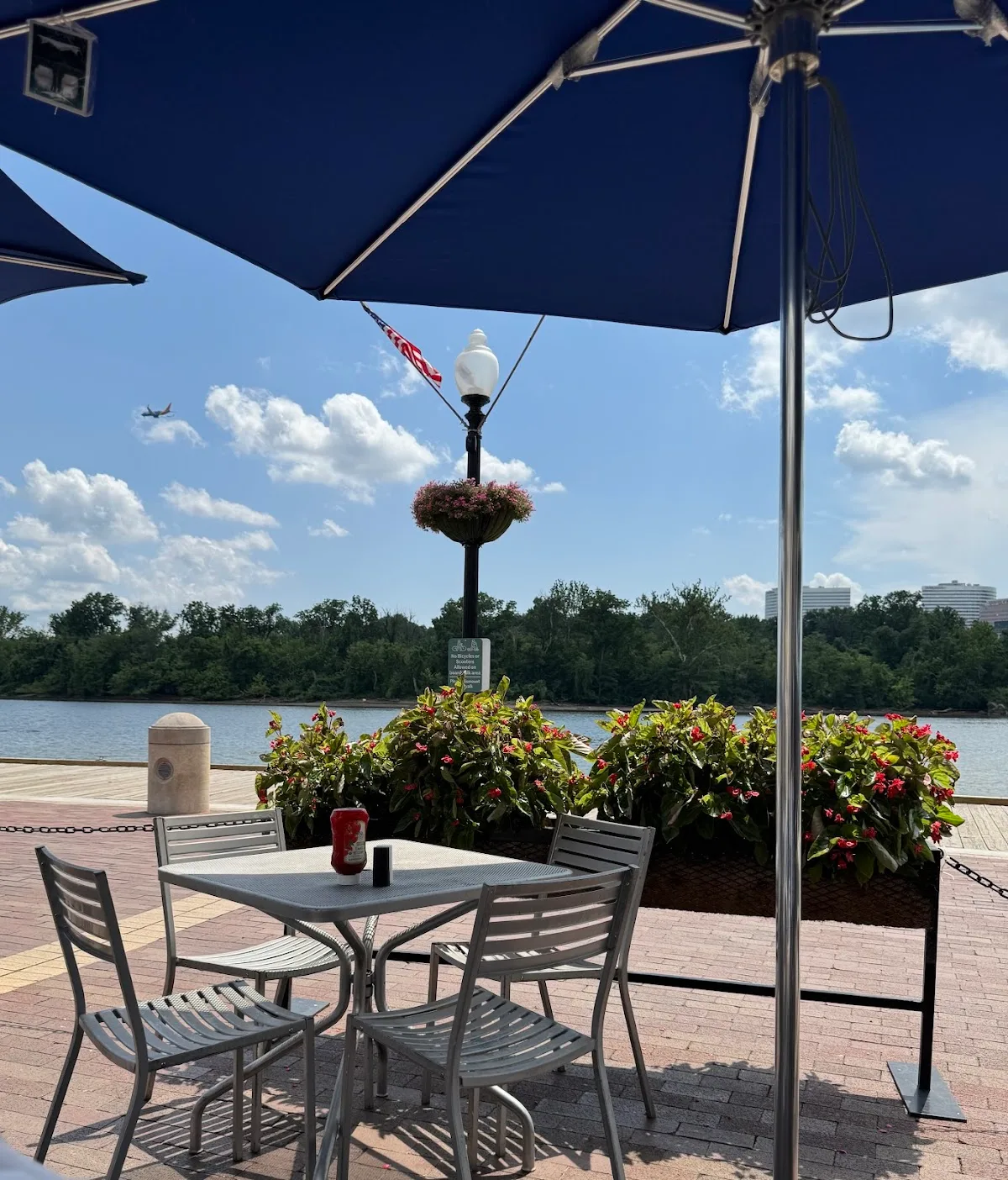 Nick's Riverside Grill