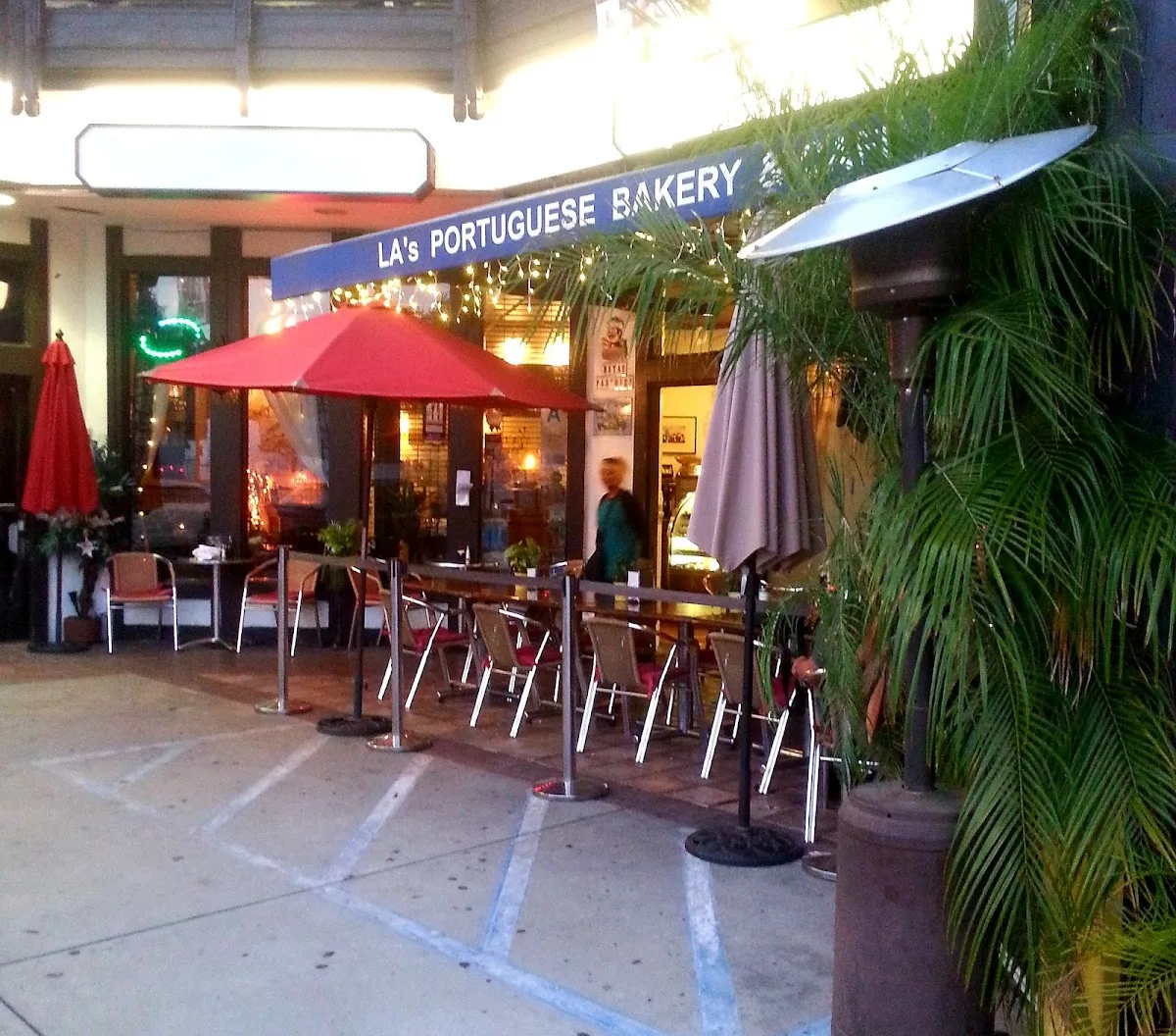 Natas Pastries - LA’s Portuguese Bakery & Café