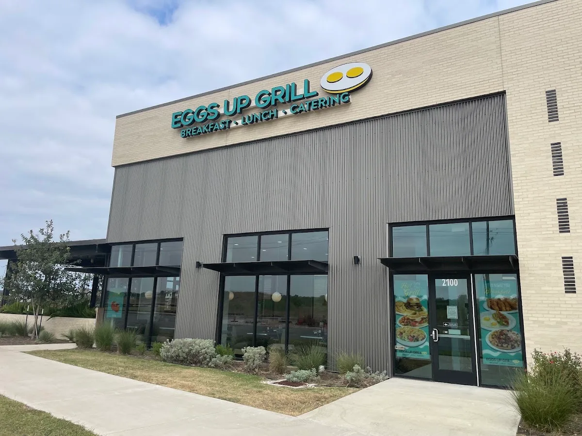 Eggs Up Grill