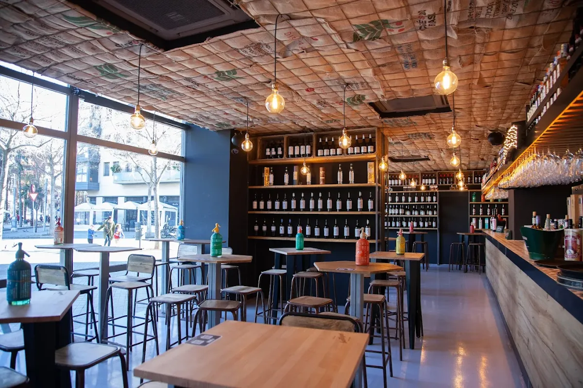 4 Latas Poblenou