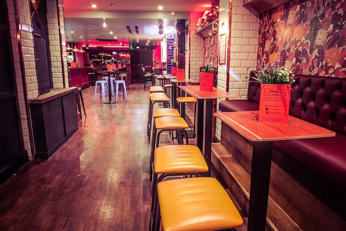 Simmons Bar | Piccadilly Circus
