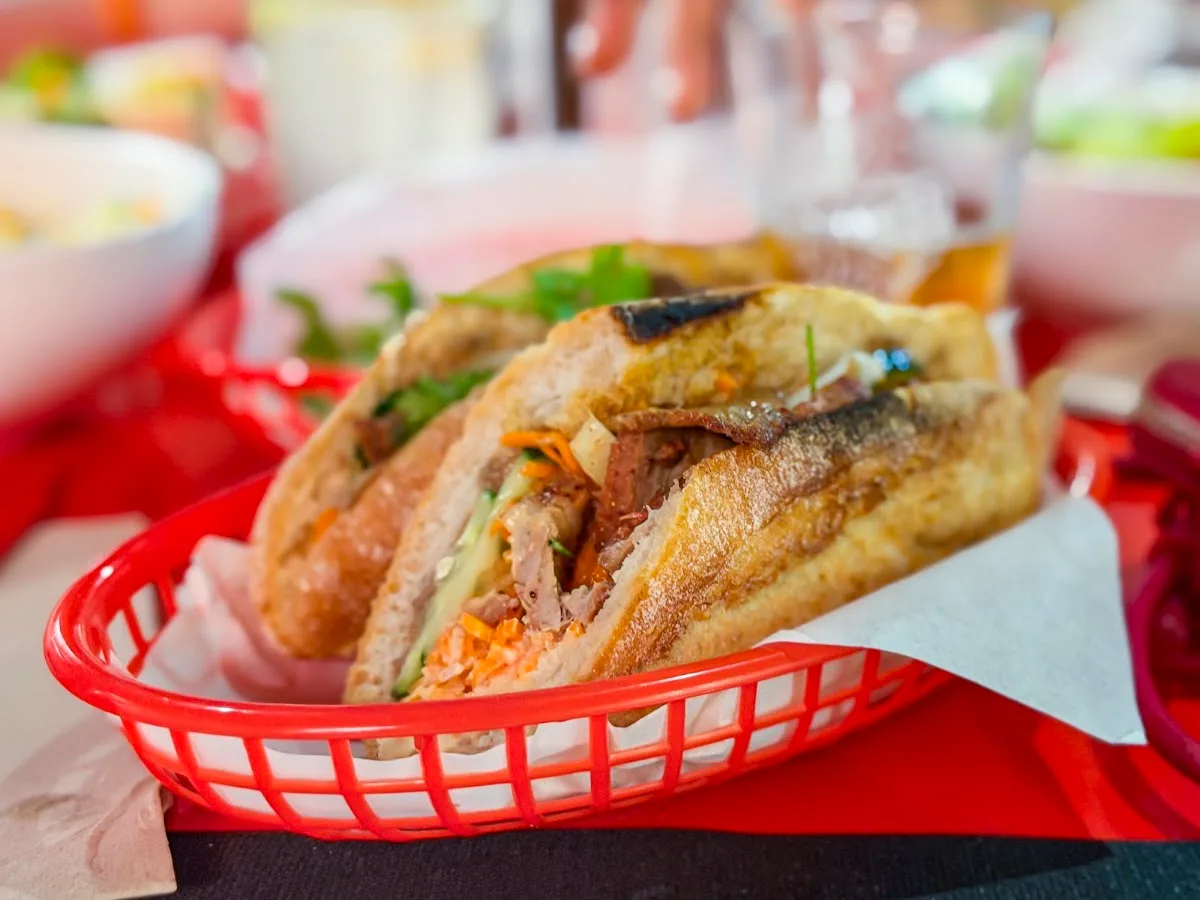 Banh Mi Club - Menjar Vietnamita Modern de Carrer