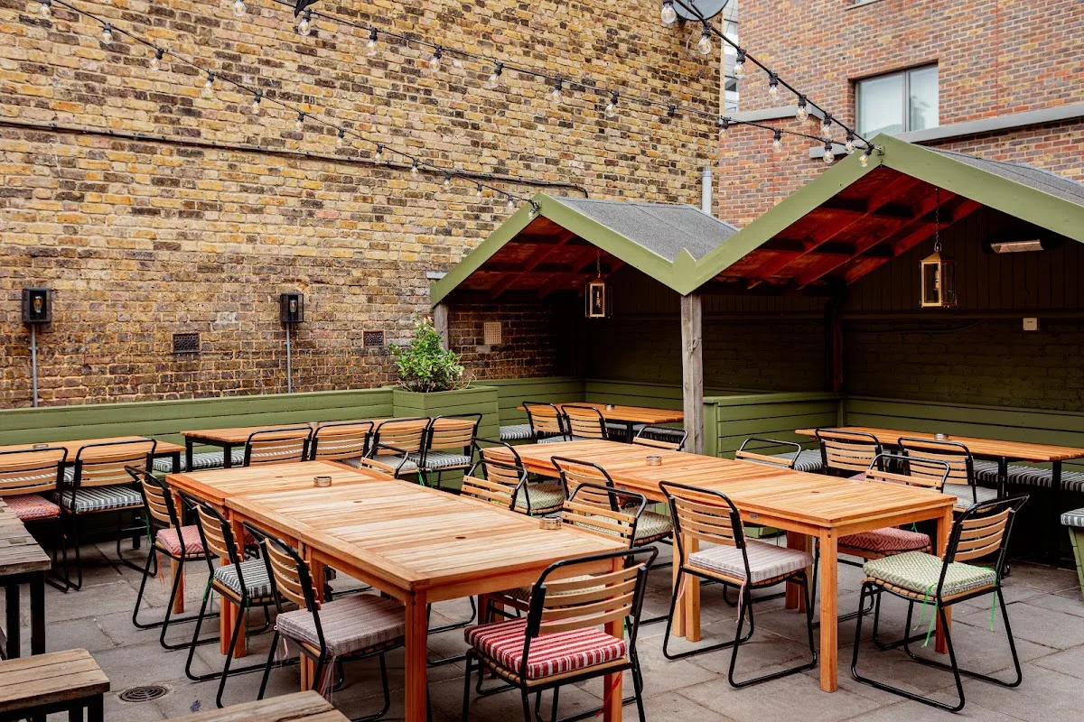 The Great Northern Railway Tavern, N8