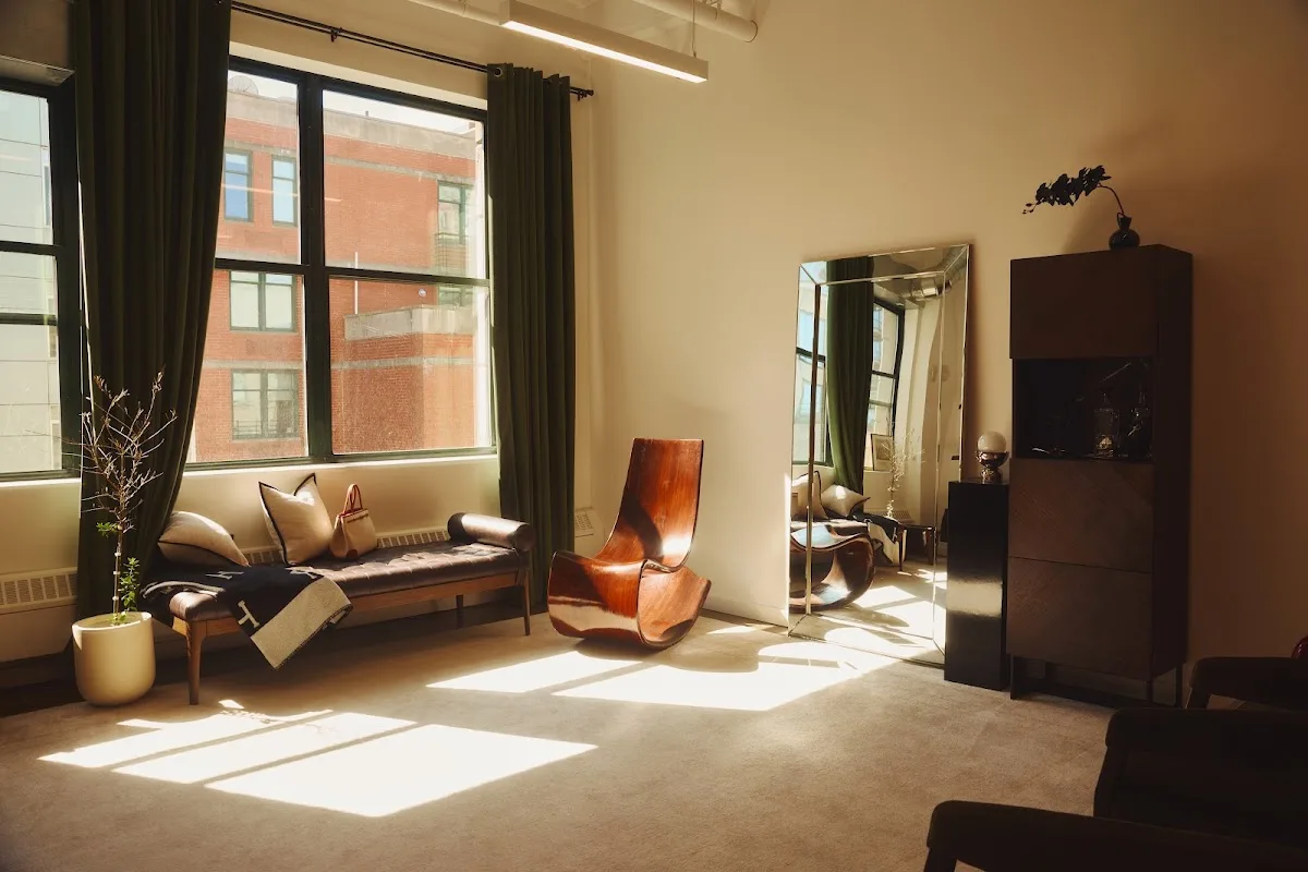 VERAFIED New York | NYC Handbag Showroom