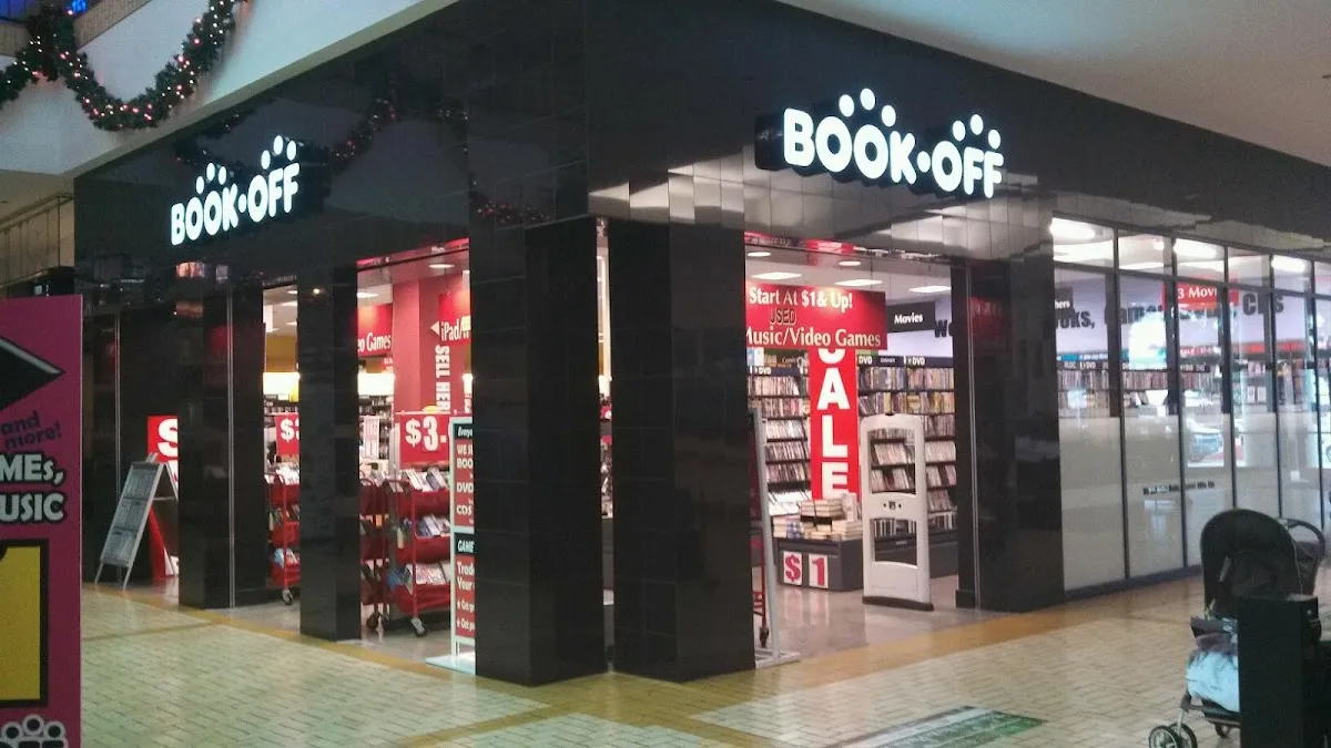 BOOKOFF Del Amo Fashion Center Store