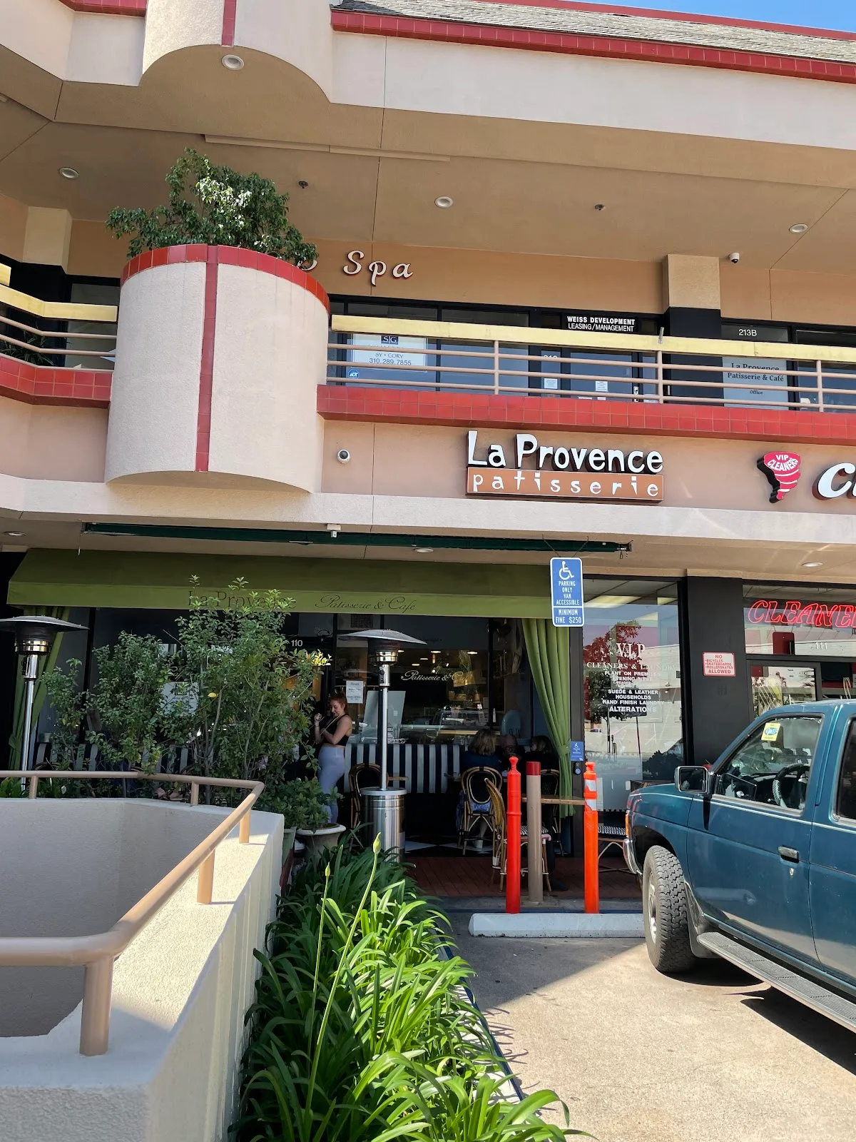 La Provence Patisserie & Cafe