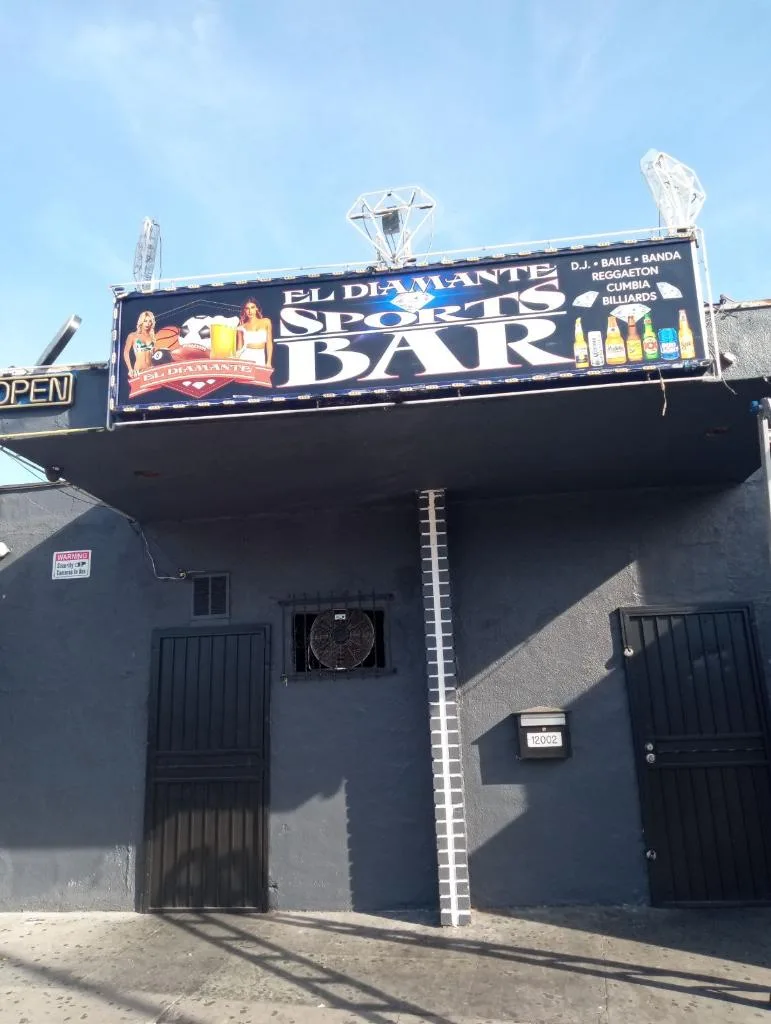 El Diamante Sports Bar