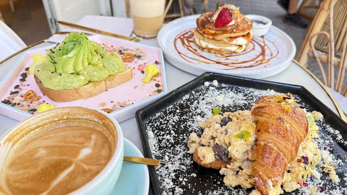 Brunch & Cake by the Sea