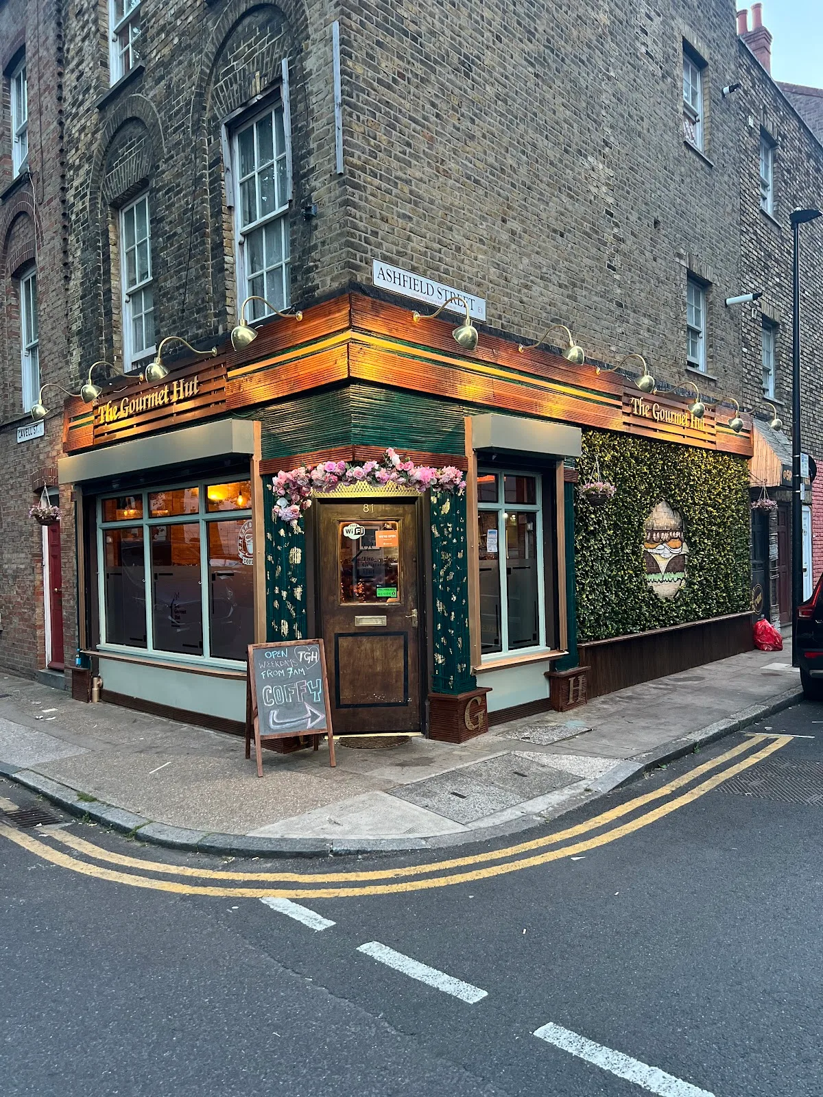 The Gourmet Hut