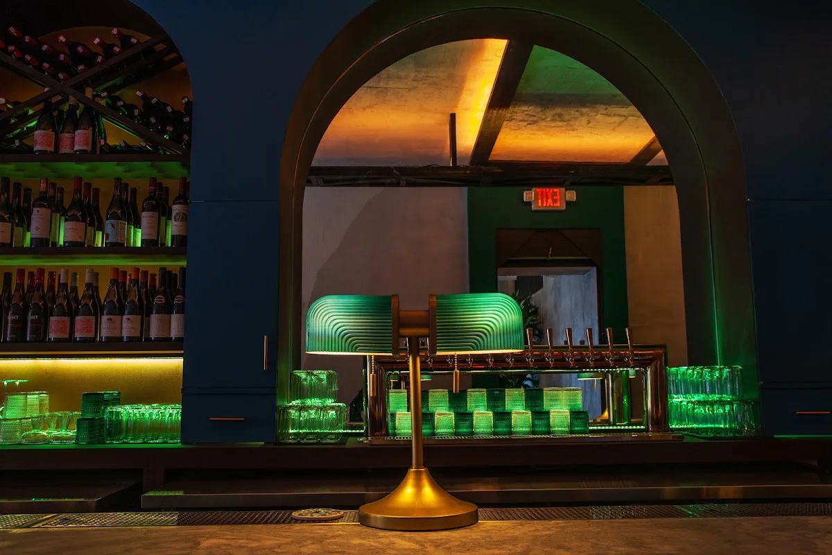 Muchmore's Gastropub & Wine Bar