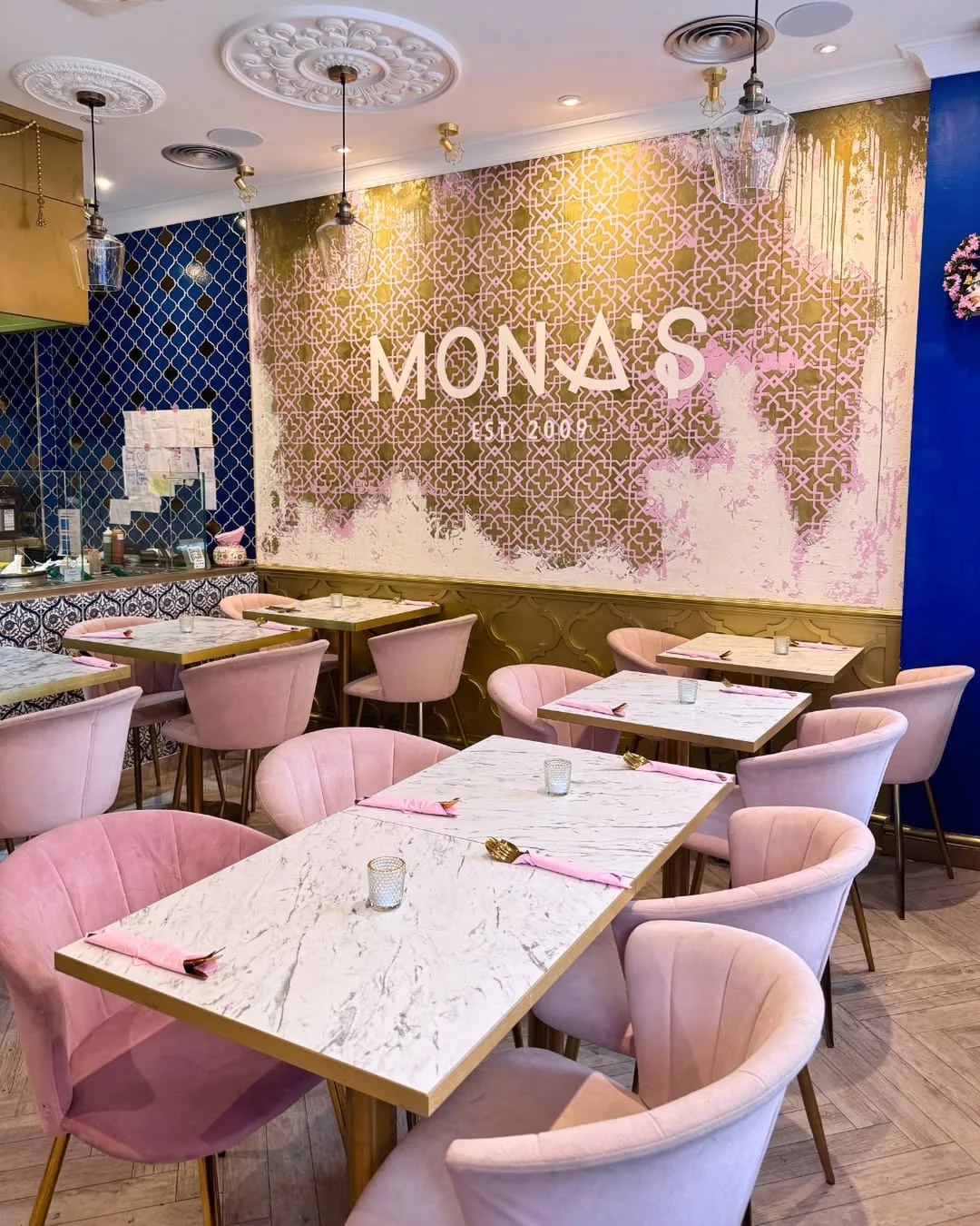 MONA'S