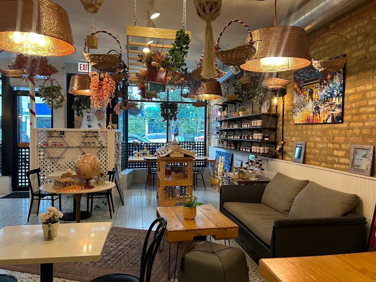 Maison Parisienne - French Café Clark St