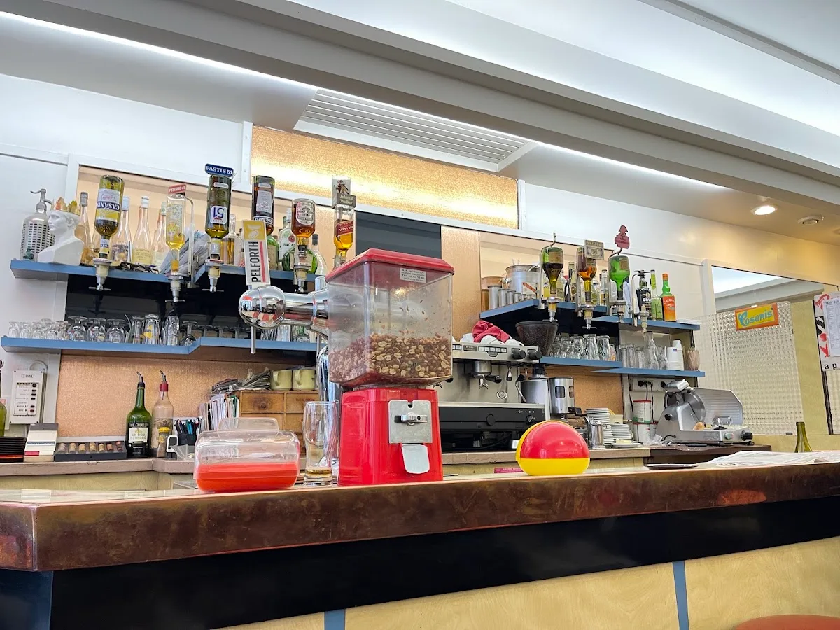 Au Petit Bar