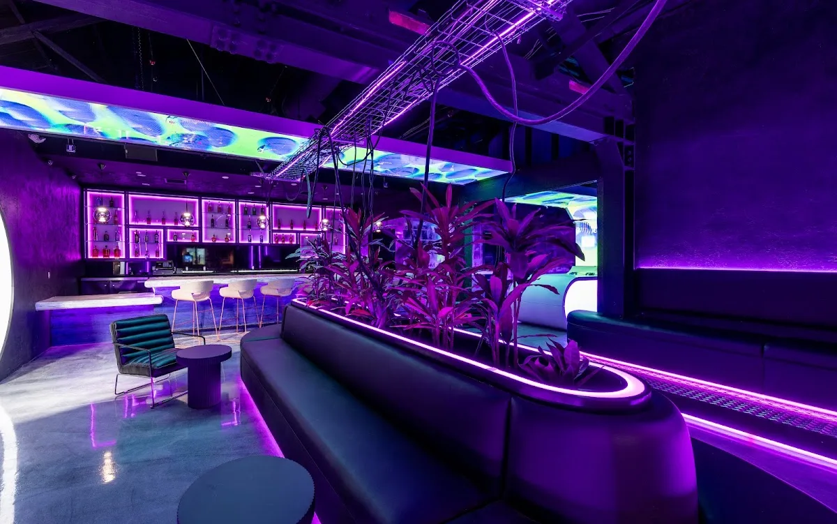 Zero Lounge