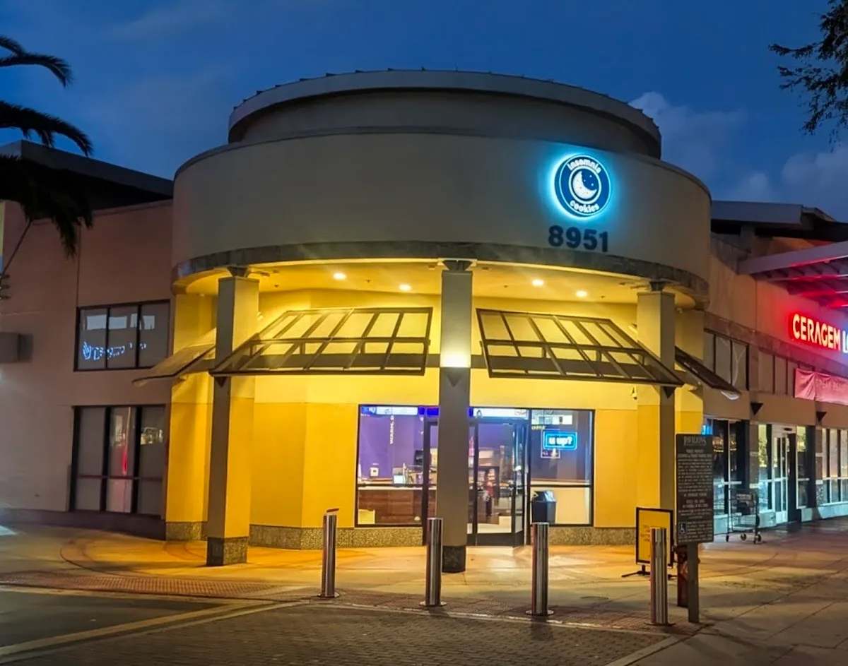 Insomnia Cookies