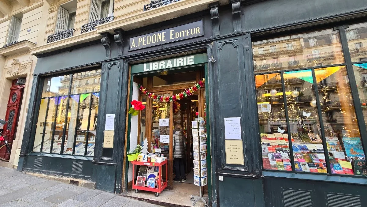 Publishing and Bookstore Pedone