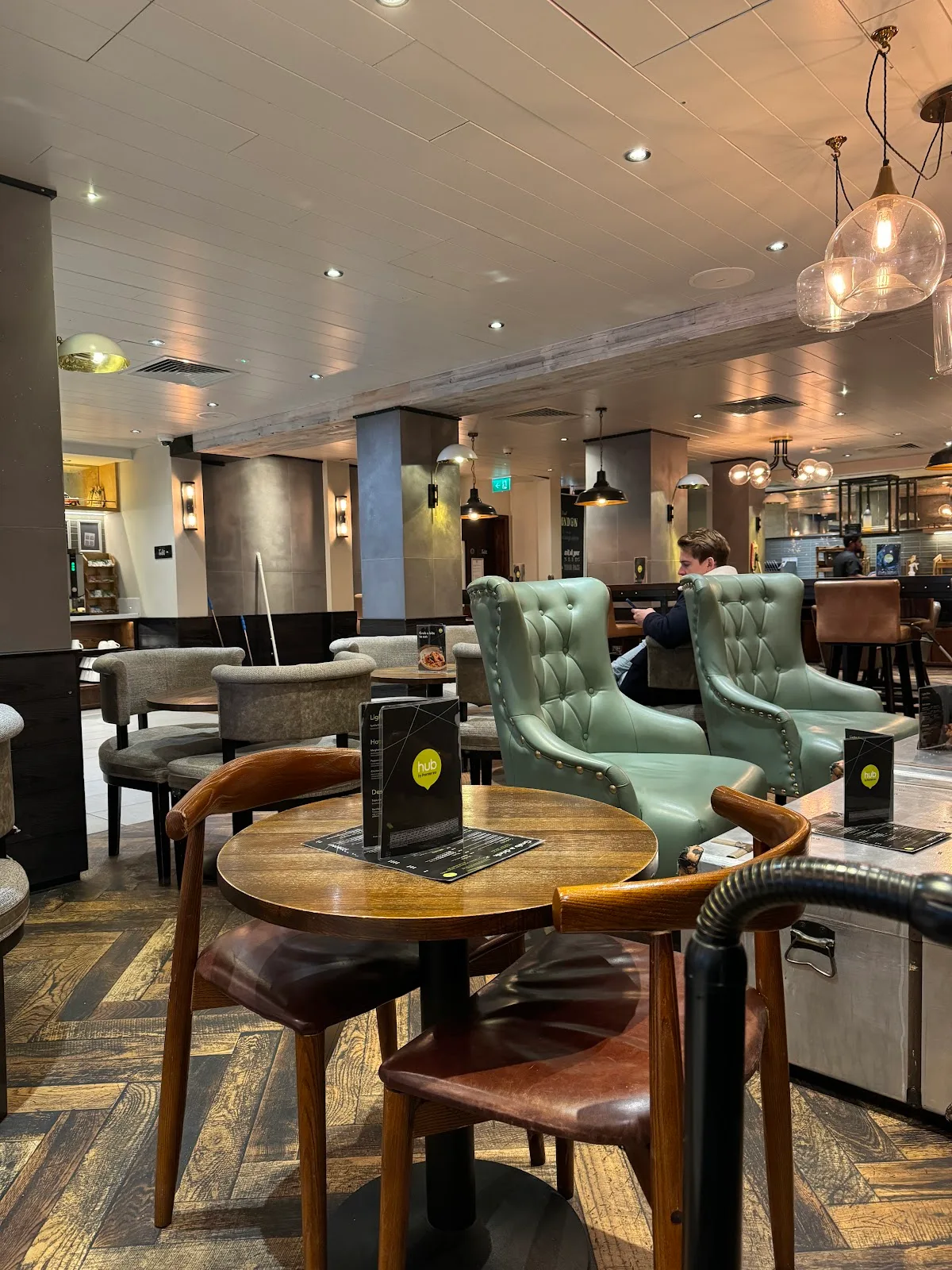 Lounge Cafe Bar