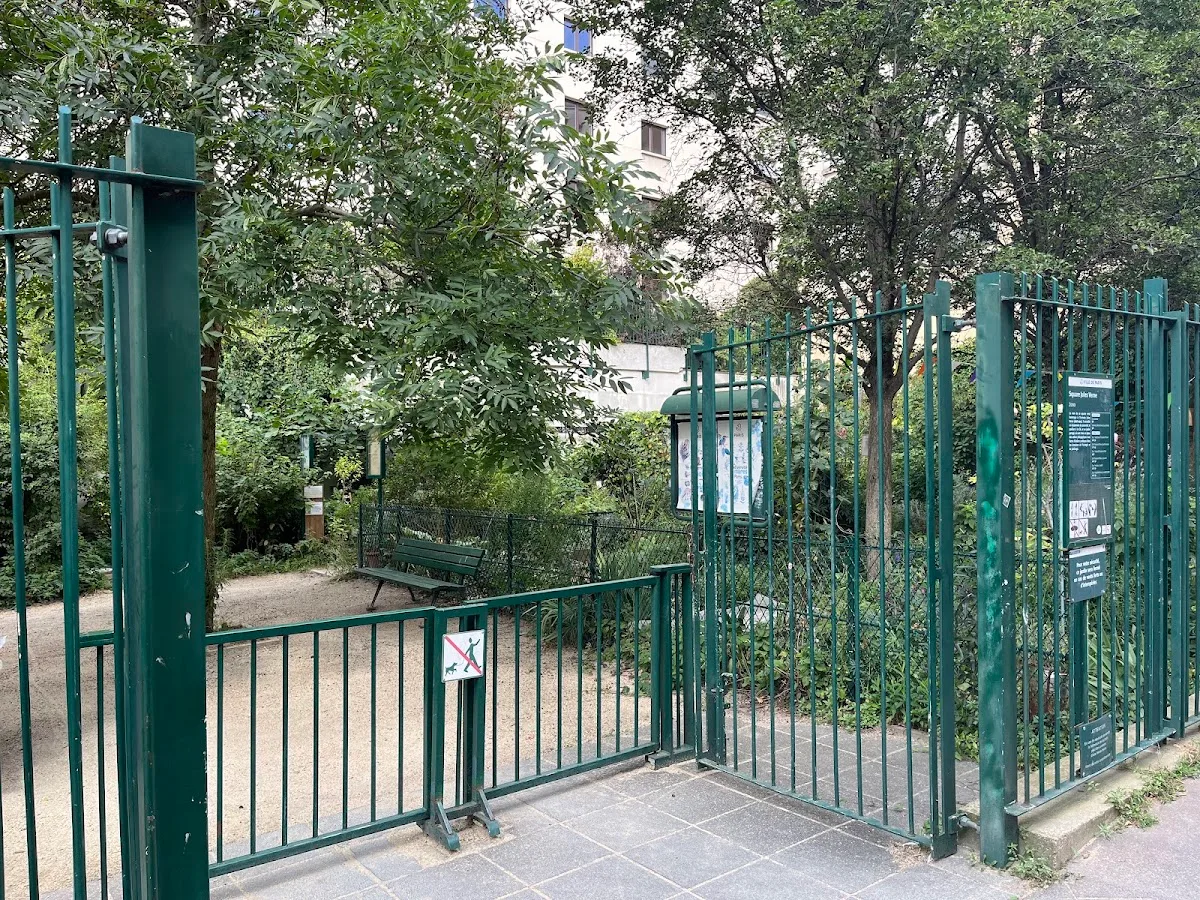 Square Jules Verne