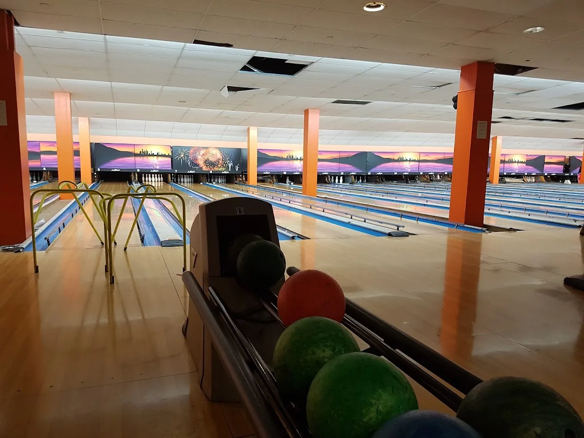 Palace Superbowl