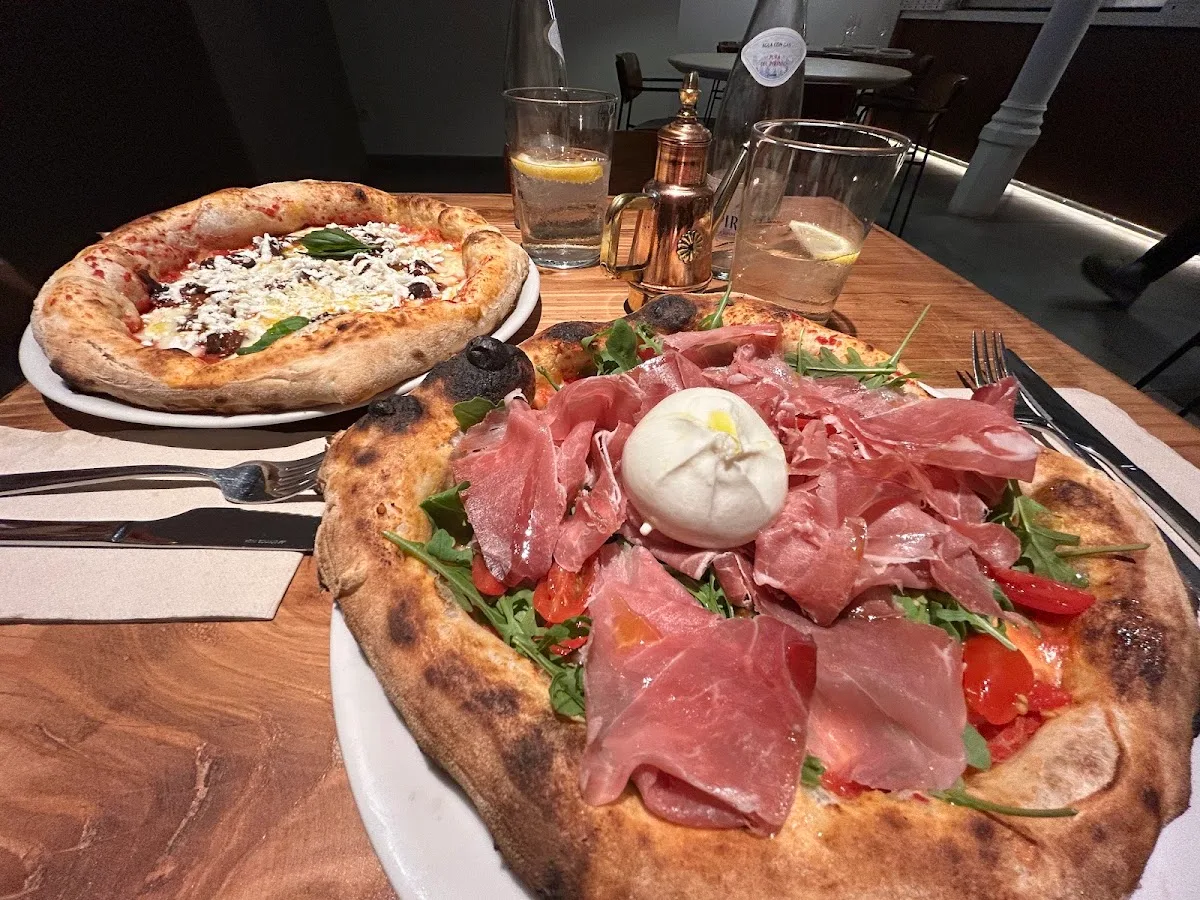 MAMA La pizza Napoletana