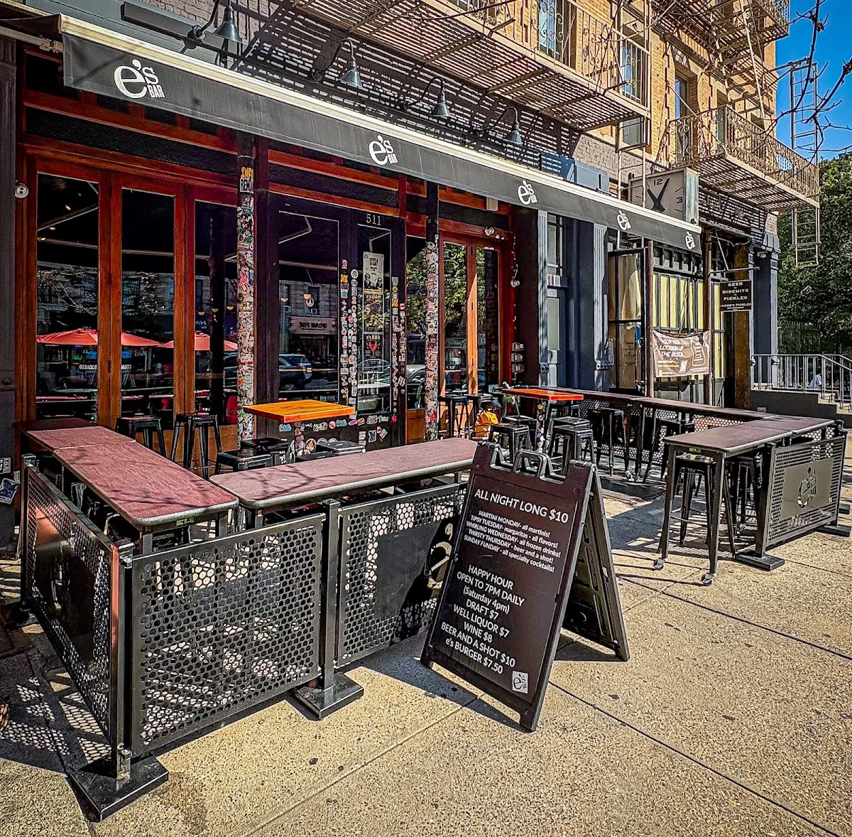 E's Bar