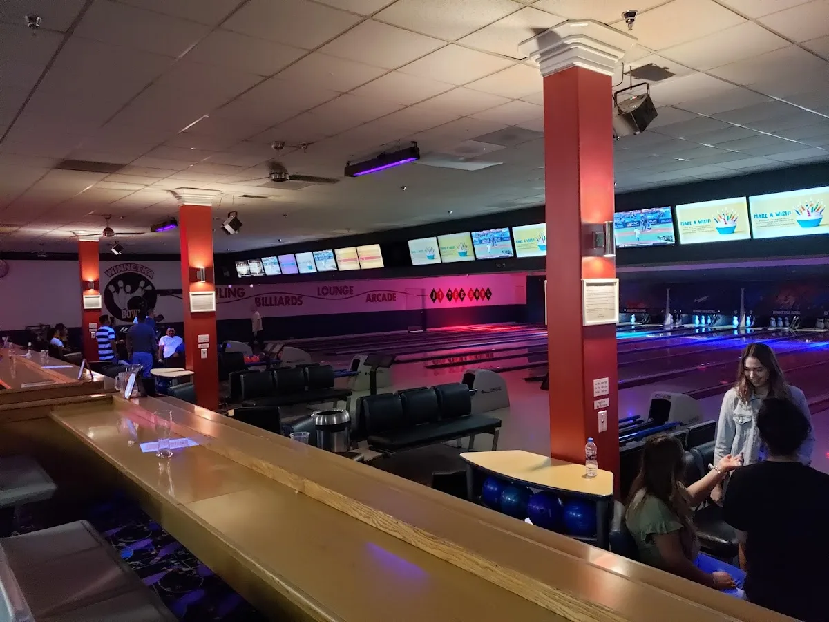 Lane 33 Bar & Grill