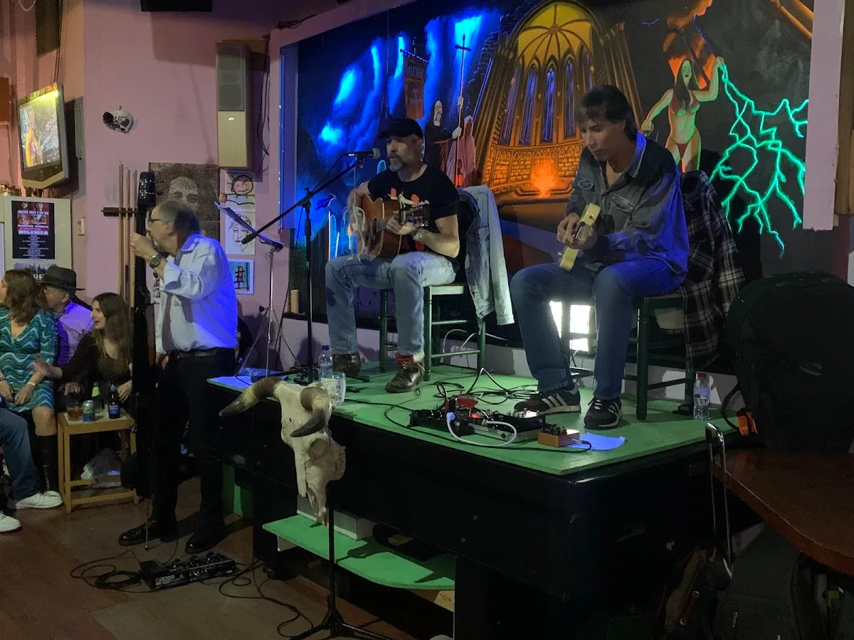 Riff Rock Bar