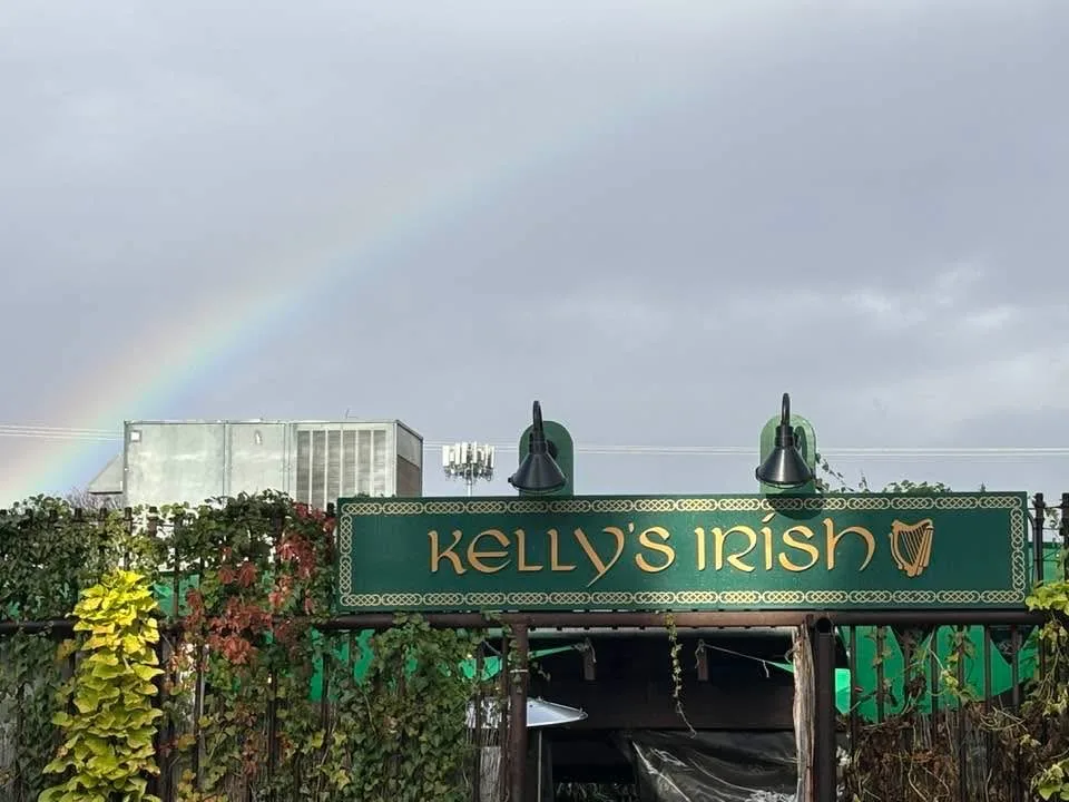 Kelly's Irish Pub