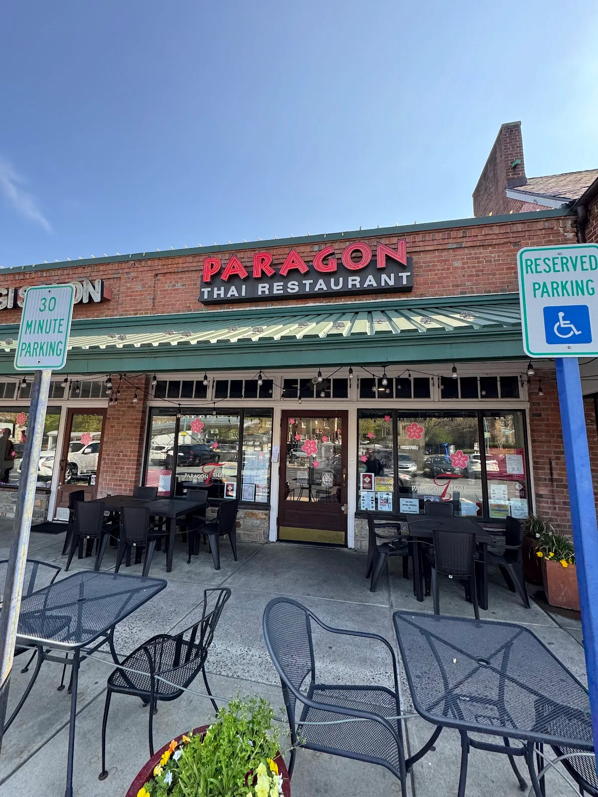 Paragon Thai Restaurant