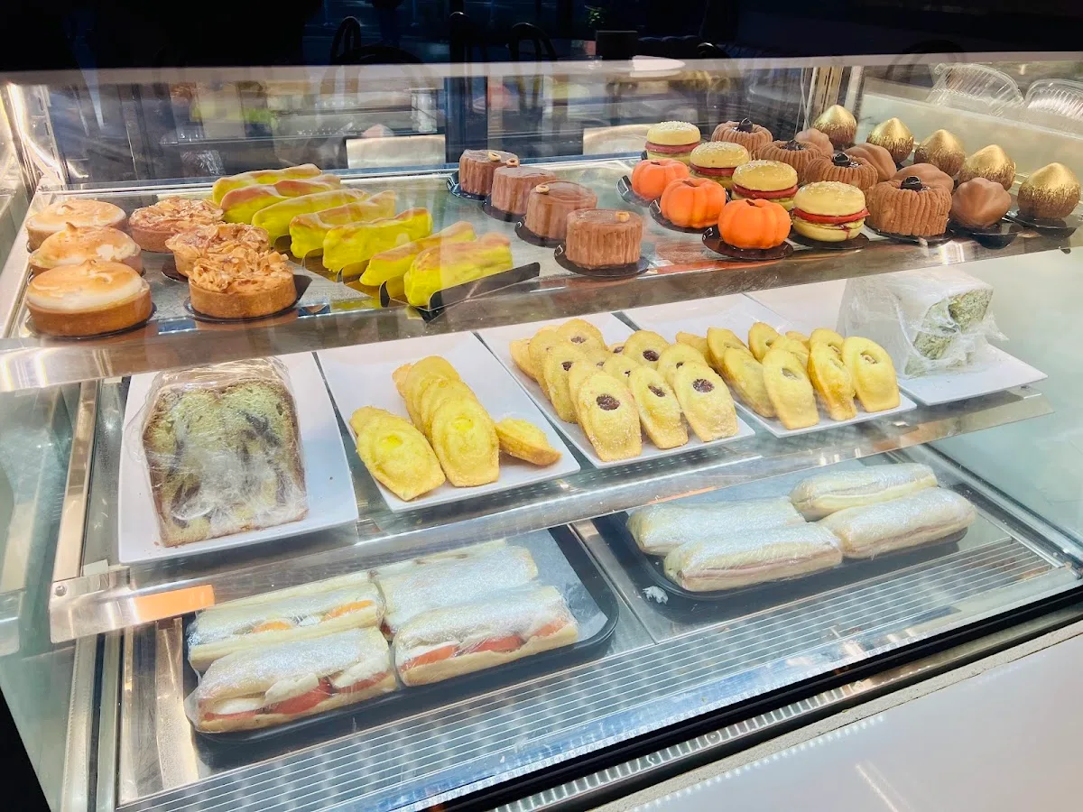 Emmy French Corner