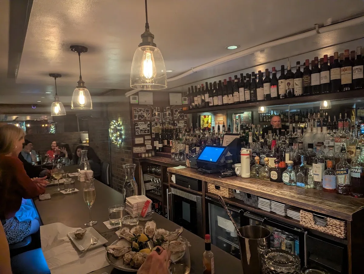 8th Street Winecellar