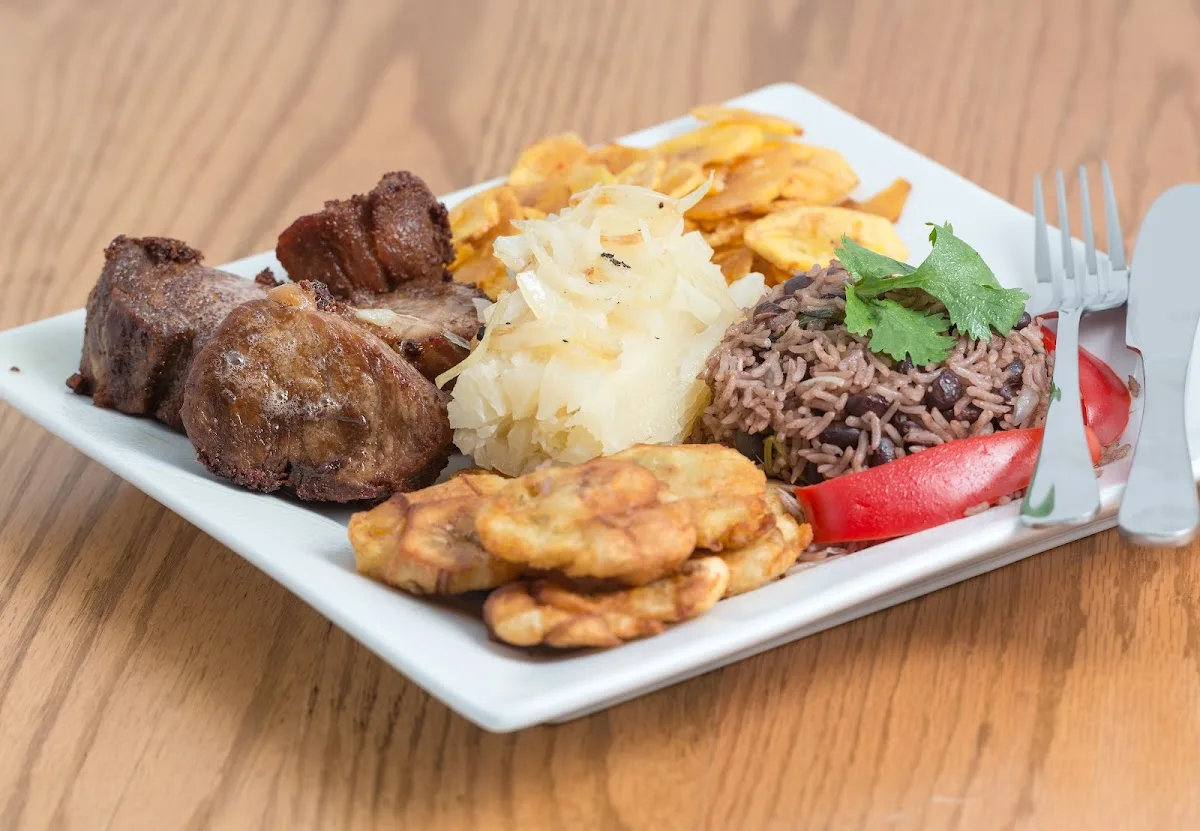 Gee's Caribbean Restaurant