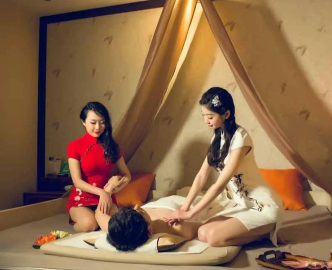 TUI NA massage & Spa (entre N°76-78. à droit de la porte N° 78)