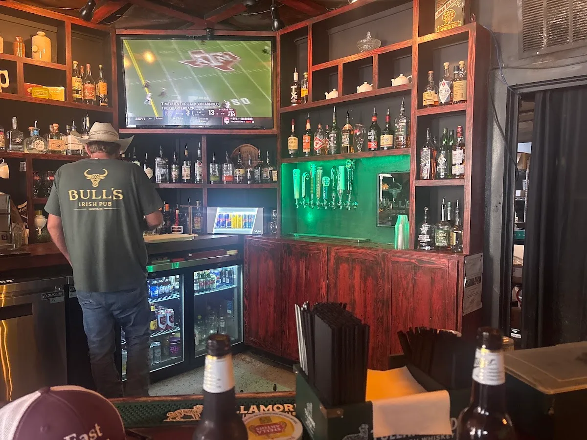 Bull's Irish Pub