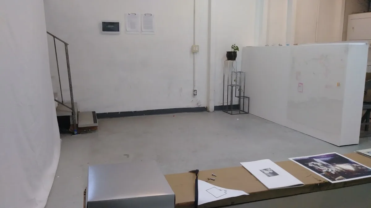 Pretend Gallery