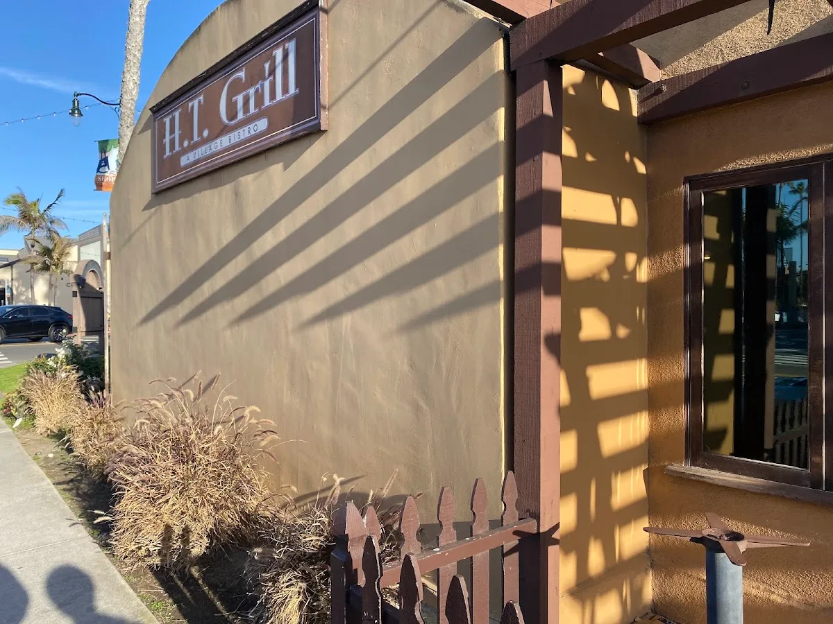 H.T. Grill