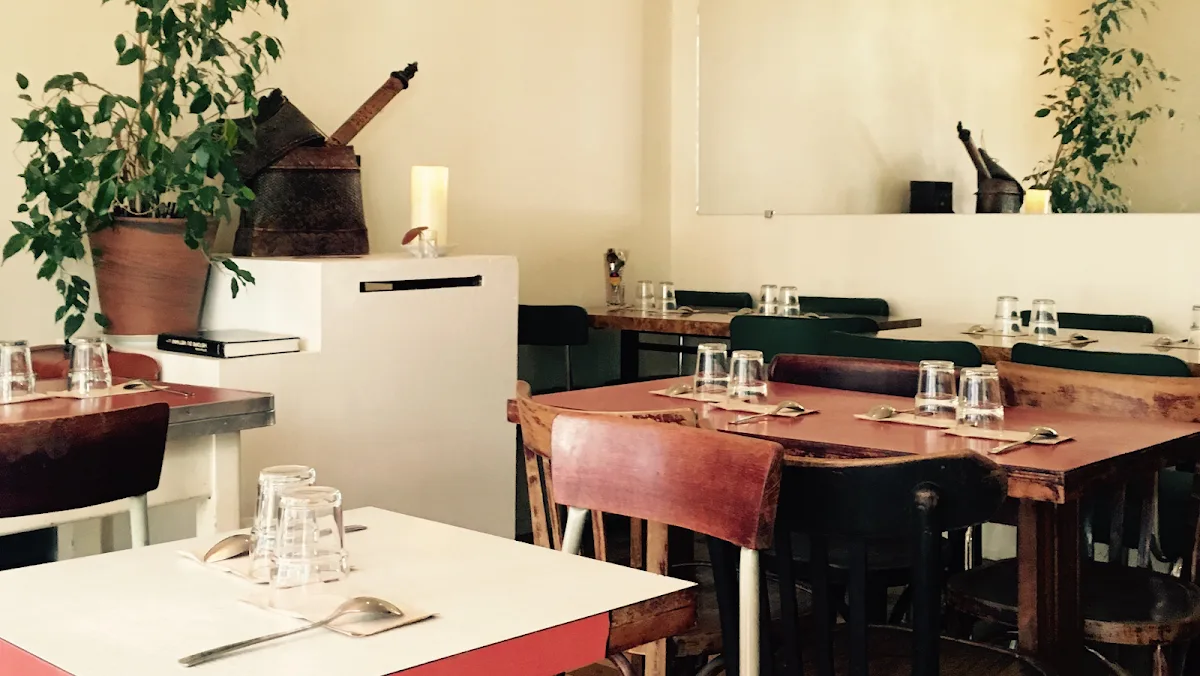 Chez Lui