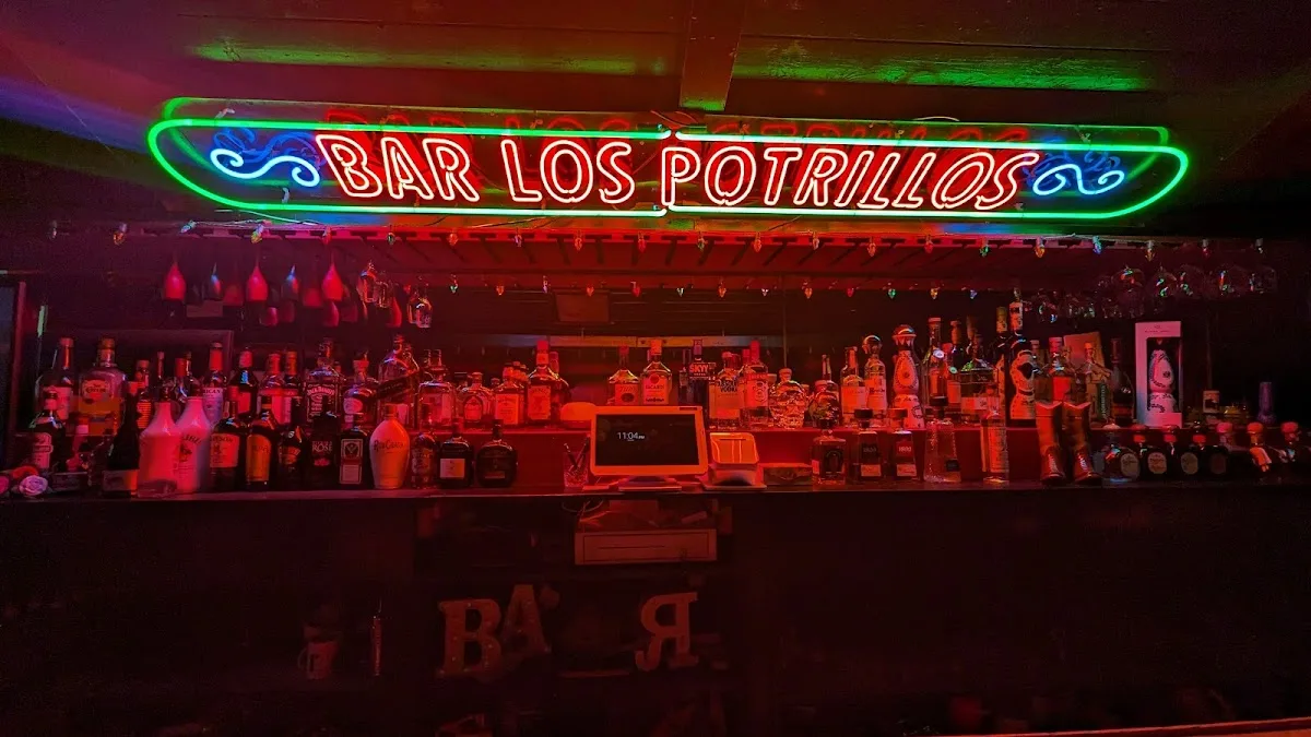 Los Potrillos Night club